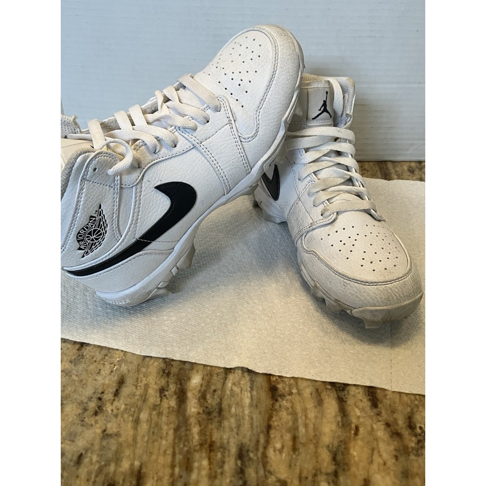 Jordan 1 Mid Youth Kid's Mulitsport Cleats White/Black Size 4Youth Baseball